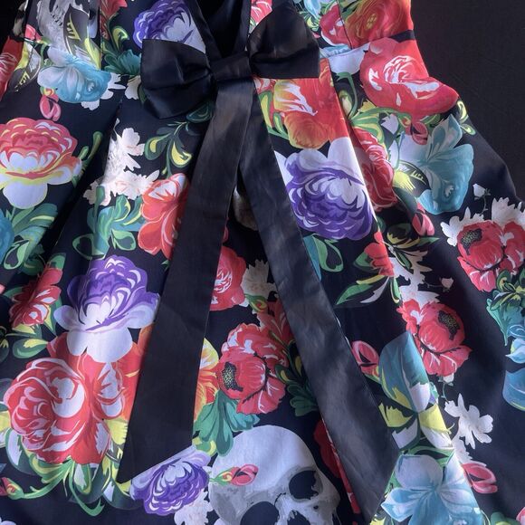 Iron Fist Roaming Hearts Skull Dress Womens Medium Whimsygoth Floral Bow V-neck - Picture 5 of 14